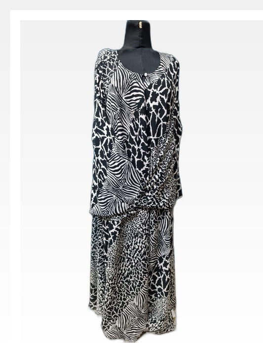 Chic Animal Print Black and White Abaya